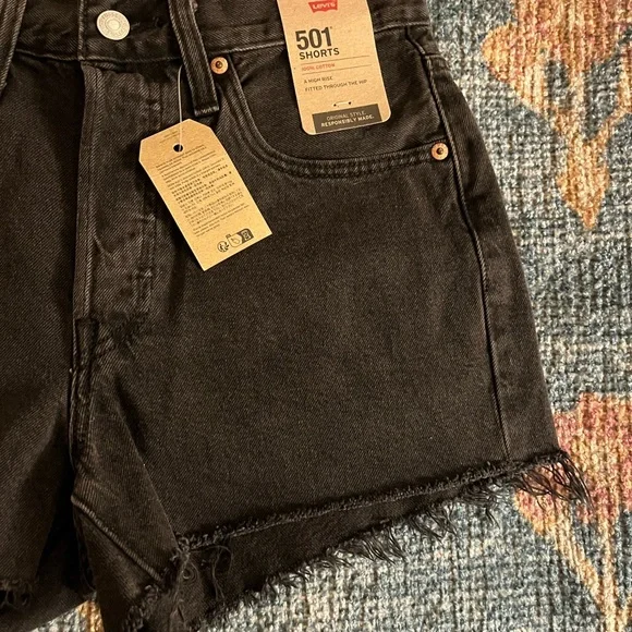 SOLD SOLD NWT Levi 501 High Rise Shorts - Picture 3 of 6